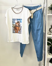 Kép betöltése a galériamegjelenítőbe: 1592 PUNCH monkey ölelő póló
