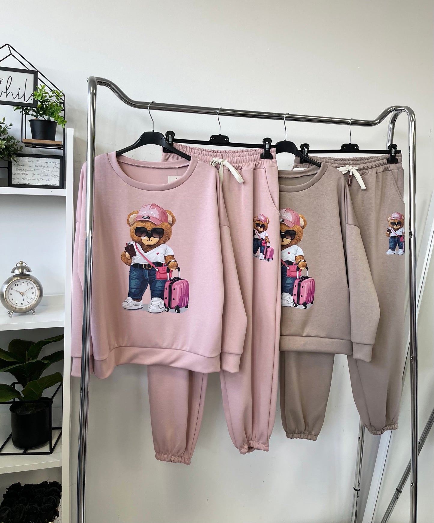 58322 TRAVEL maci jogging szett