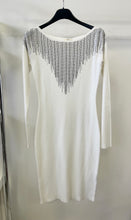 Kép betöltése a galériamegjelenítőbe: 9684 FEHÉR strasszköves kötött ruha
