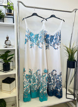 Kép betöltése a galériamegjelenítőbe: 37518 RINY zsebes vászon runa
