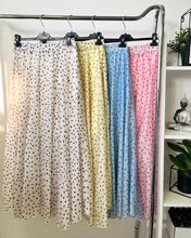 Kép betöltése a galériamegjelenítőbe: 38177 SUZY pöttyös maxi szoknya
