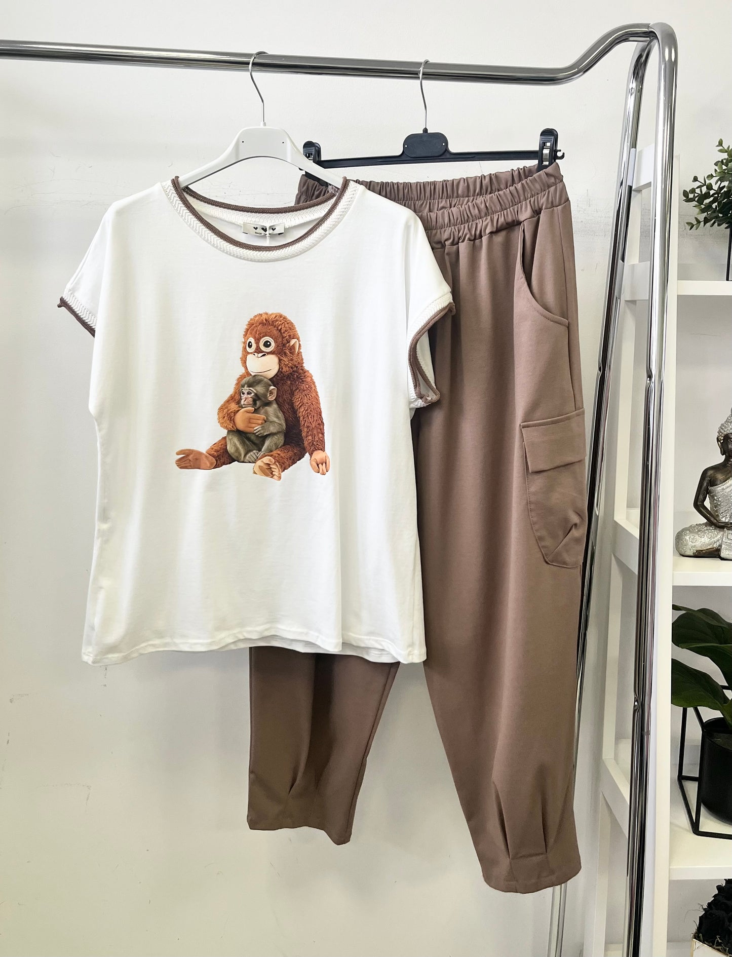 1592 PUNCH monkey+plüss póló