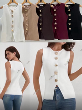 Kép betöltése a galériamegjelenítőbe: 4549 MILLA 5 arany gombos mellény
