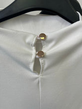 Kép betöltése a galériamegjelenítőbe: 36896 RIKKY oldalt húzott felső válltöméssel
