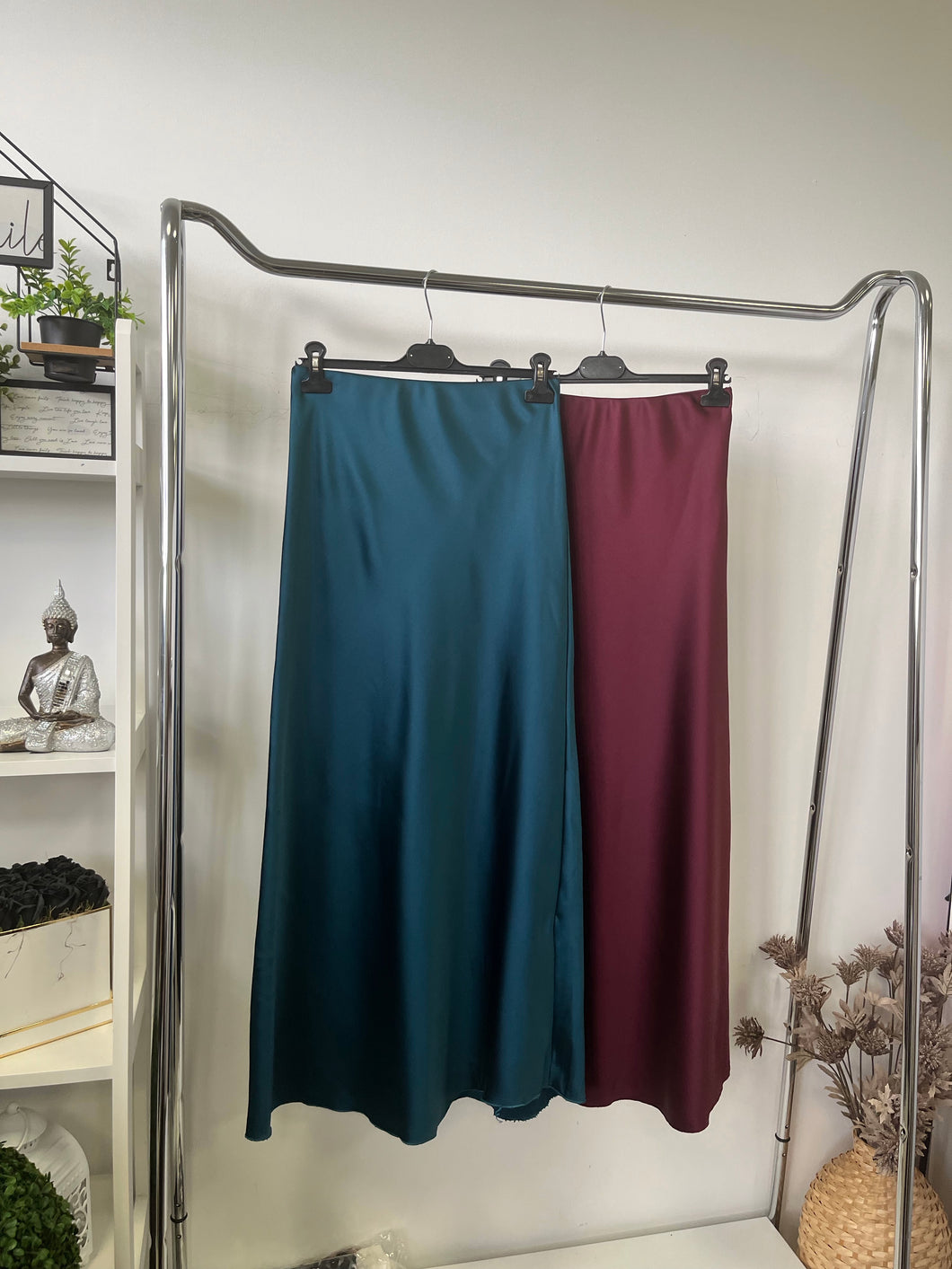 10503 GEORGIA fényes szatèn szoknya