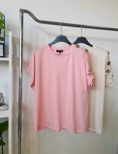 Kép betöltése a galériamegjelenítőbe: 12012 ANDA gombos vállú felső
