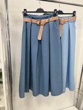 Kép betöltése a galériamegjelenítőbe: 7755 VICTORIA zsebes hosszú szoknya
