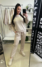 Kép betöltése a galériamegjelenítőbe: 58322 INVISIBLE jogging szett
