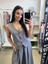 Kép betöltése a galériamegjelenítőbe: 9978 HARPER kosztüm mellény
