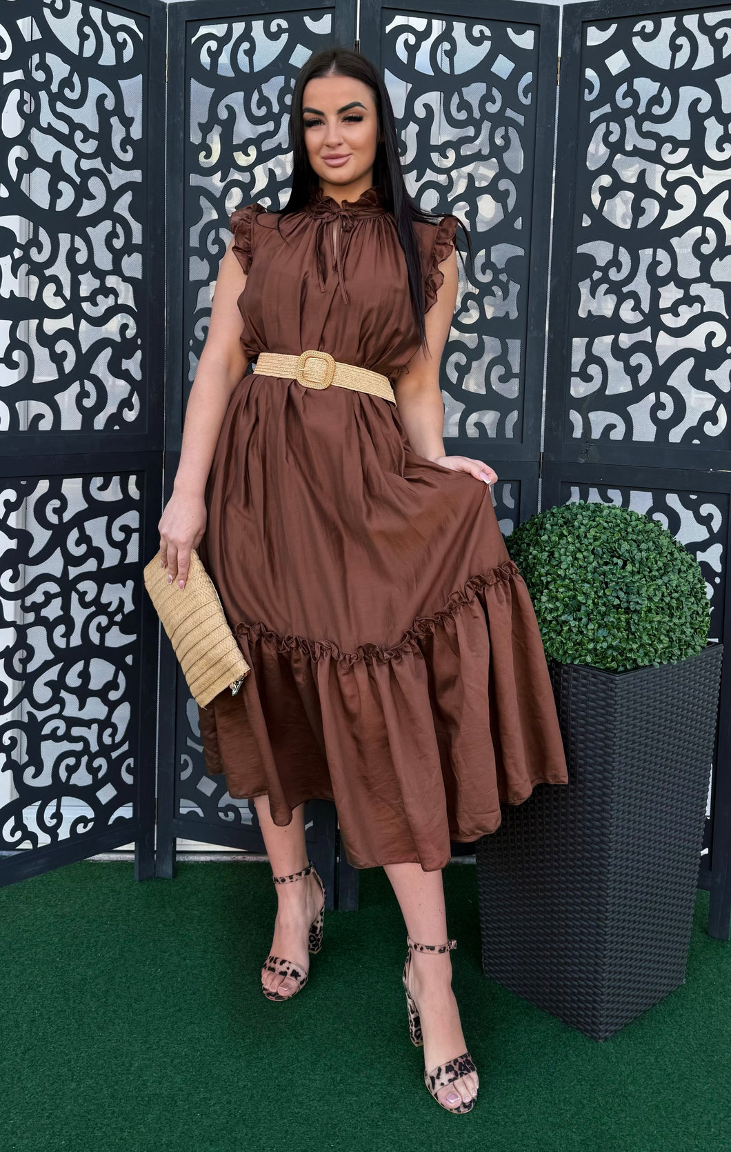 4396 ABBY fodros műselyem ruha övvel