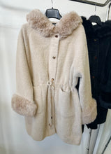 Kép betöltése a galériamegjelenítőbe: 25017 SYLVA vastag zsenília kardigán / kabát
