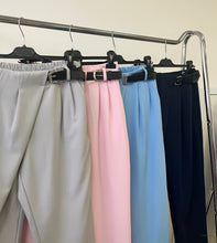 Kép betöltése a galériamegjelenítőbe: 90342 IRIS átlapolt nadrág övvel
