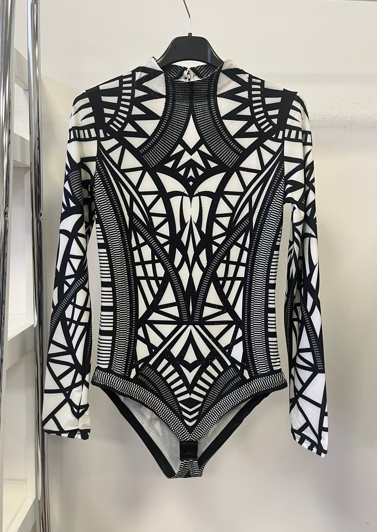 20604 BETTY strasszos mintás body