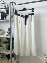 Kép betöltése a galériamegjelenítőbe: 7755 VICTORIA zsebes hosszú szoknya
