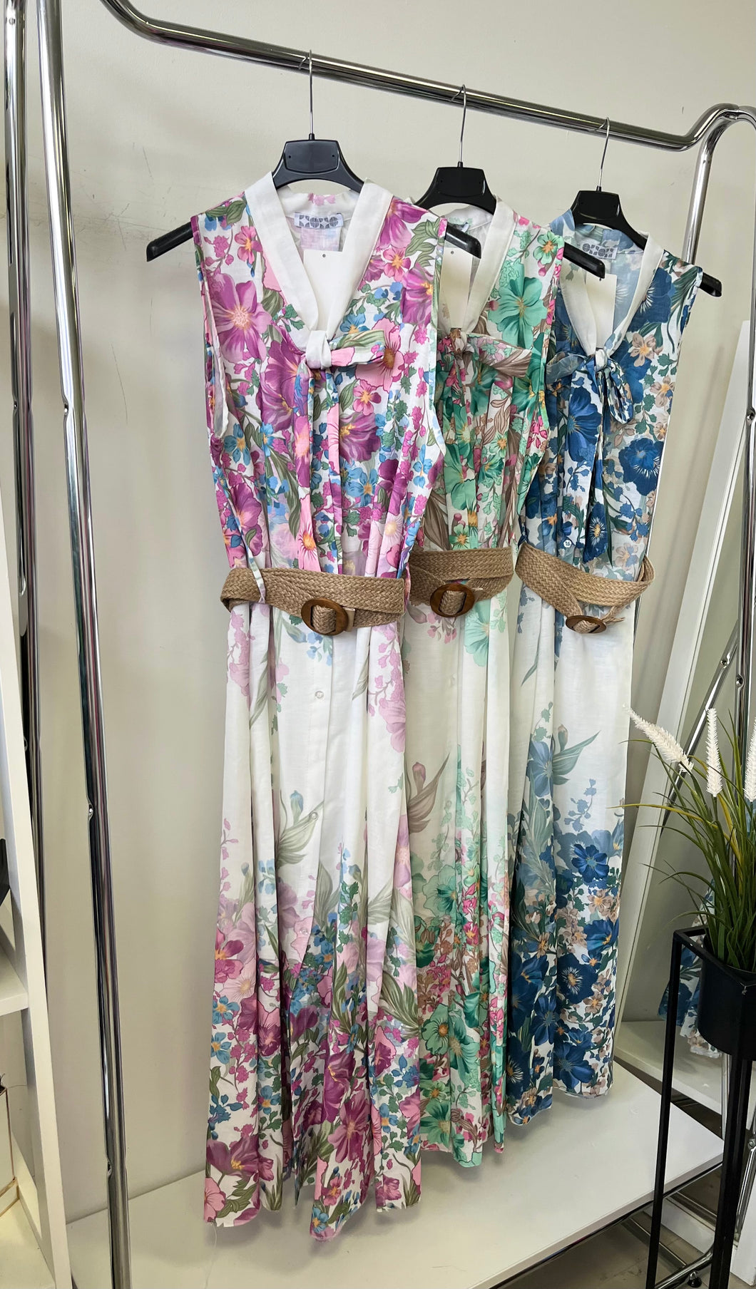 17178 MARIANN virágos masnis nyakú vászonruha