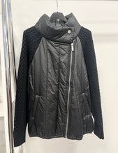 Kép betöltése a galériamegjelenítőbe: TARA kötött ujjú vékony steppelt kabát
