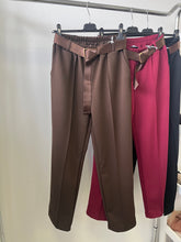 Kép betöltése a galériamegjelenítőbe: 7438 AYSHA egyenes szárú öves nadrág
