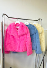 Kép betöltése a galériamegjelenítőbe: 9411 LISA műszőrme bunda
