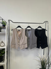 Kép betöltése a galériamegjelenítőbe: 9978 HARPER kosztüm mellény
