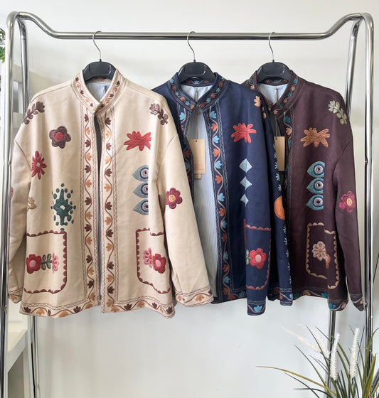 21761 BOHO állógalléros virág mintás kabát