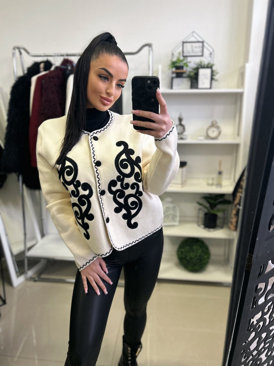 69101 ADORA Hímzett filc kiskabát