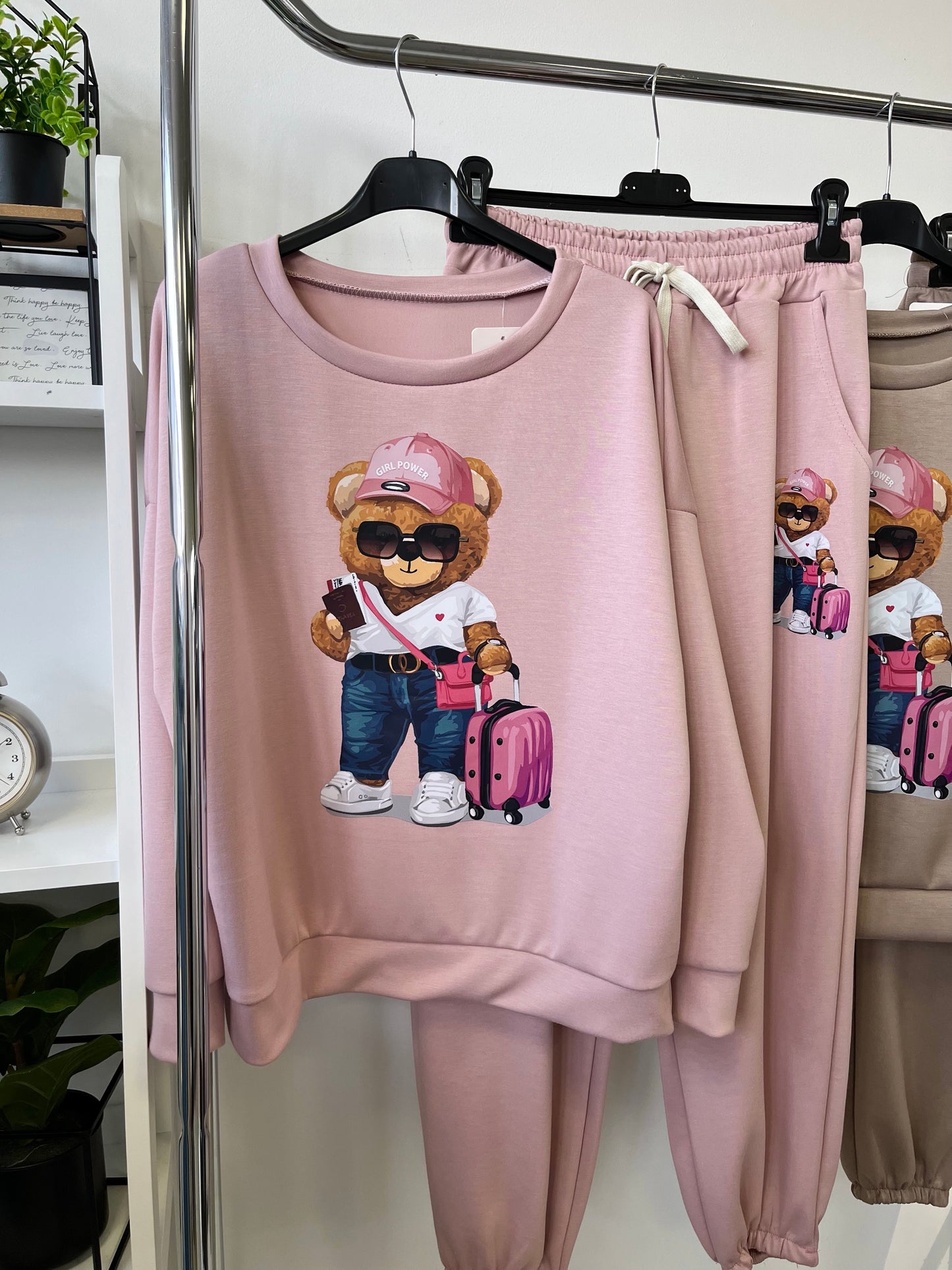58322 TRAVEL maci jogging szett