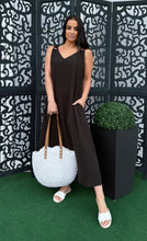 Kép betöltése a galériamegjelenítőbe: 12582 JOANNE zsebes ruha fa karika dísszel
