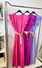 Kép betöltése a galériamegjelenítőbe: 24609 MANGÓ fodros vászon maxi ruha övvel
