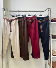 Kép betöltése a galériamegjelenítőbe: 7438 AYSHA egyenes szárú öves nadrág
