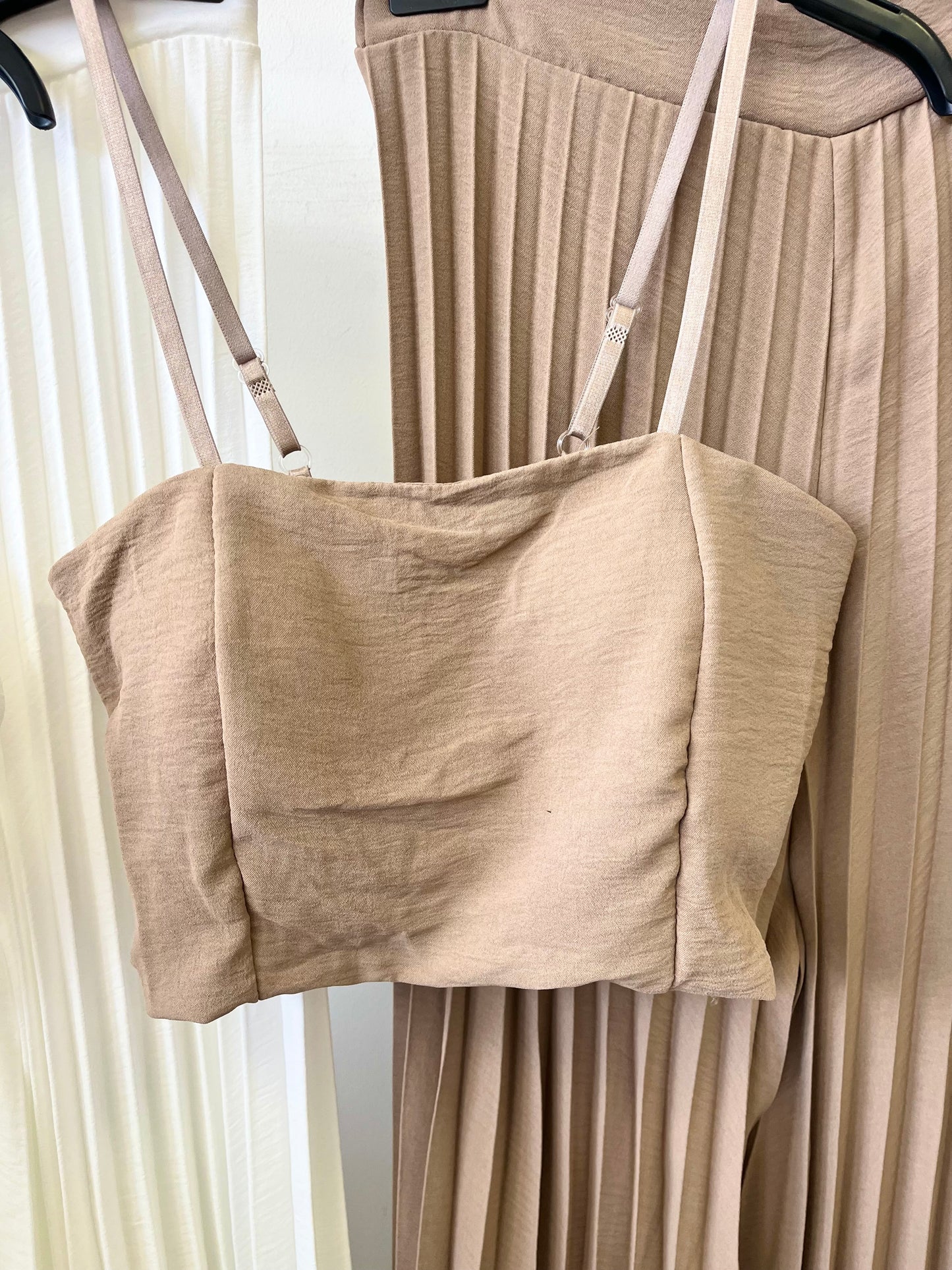 10159 ALIANA top + pliszírozott nadrág szett