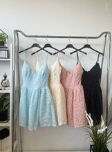 Kép betöltése a galériamegjelenítőbe: 11086 BELLA csipkés miniruha
