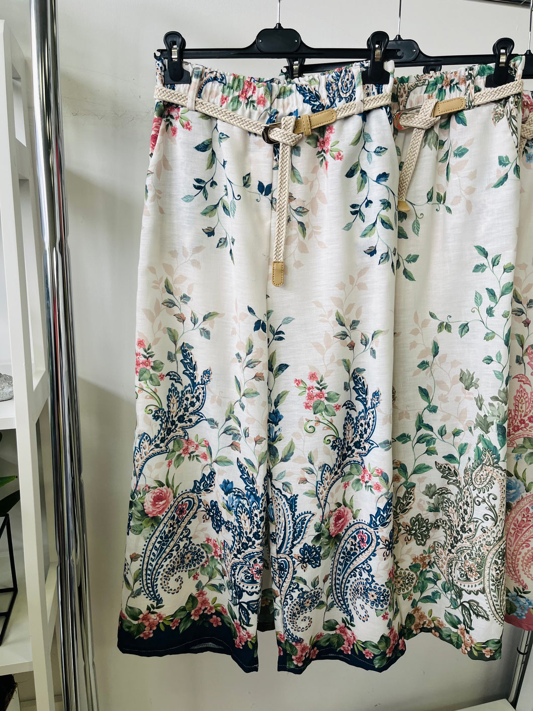 13052 TRIANA levél mintás vászon nadrág