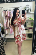 Kép betöltése a galériamegjelenítőbe: 3780 MELINA virág mintás vászon ruha
