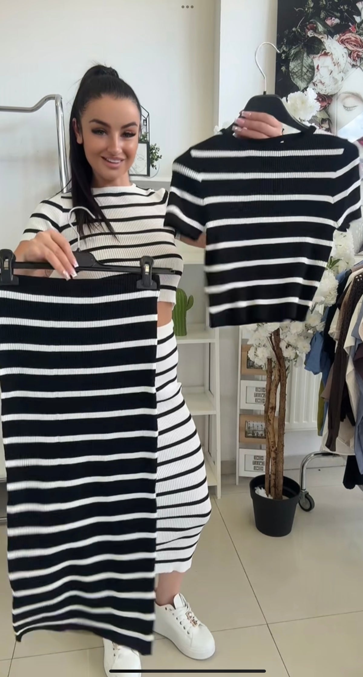 08809 DANIELLA csíkos vékony gépi kötött szett