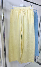 Kép betöltése a galériamegjelenítőbe: 72991 LENVÁSZON csíkos nadrág
