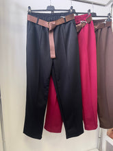 Kép betöltése a galériamegjelenítőbe: 7438 AYSHA egyenes szárú öves nadrág
