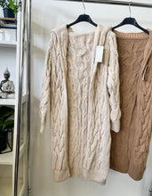 Kép betöltése a galériamegjelenítőbe: 3091 WANDA fonott kapucnis kardigánj
