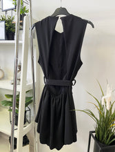 Kép betöltése a galériamegjelenítőbe: 41120 MOLLY sortoverál/miniruha
