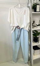 Kép betöltése a galériamegjelenítőbe: 0254 MELITTA nadrág övvel
