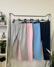 Kép betöltése a galériamegjelenítőbe: 90342 IRIS átlapolt nadrág övvel
