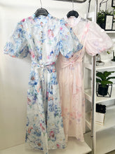 Kép betöltése a galériamegjelenítőbe: 5077 DALMACIA puffos ujjú ruha
