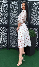 Kép betöltése a galériamegjelenítőbe: 7407 DEBRA pöttyös műselyem ruha
