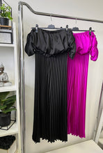 Kép betöltése a galériamegjelenítőbe: 10102 BETTA szatén nadrág+top szett
