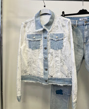 Kép betöltése a galériamegjelenítőbe: 5095 IMOLA csipke ingkabát farmer betéttel
