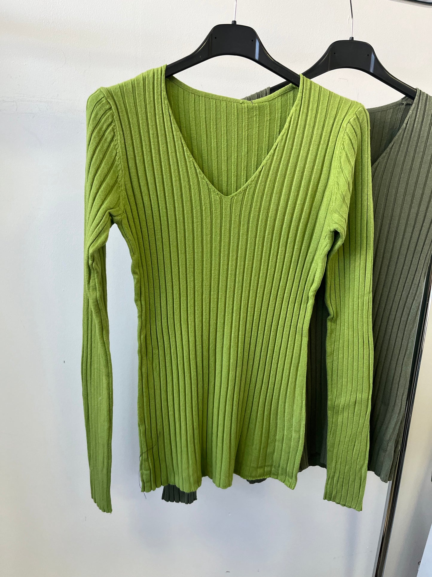 5808 BORDÁS basic V nyakú felső