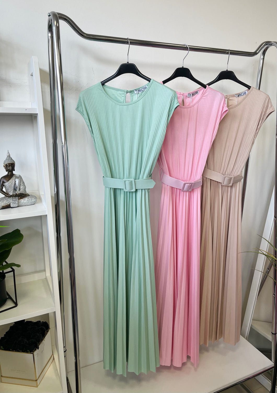 3692 VIOLET pliszírozott ruha