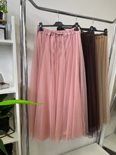 Kép betöltése a galériamegjelenítőbe: 22197 LOTTY tüll hosszú szoknya
