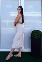 Kép betöltése a galériamegjelenítőbe: 8302 MILA vėkony bordás oldalt kivágott ruha
