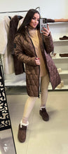 Kép betöltése a galériamegjelenítőbe: 88903 RENATA steppelt kabát
