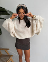 Kép betöltése a galériamegjelenítőbe: 35107 TAMY kötött pulóver
